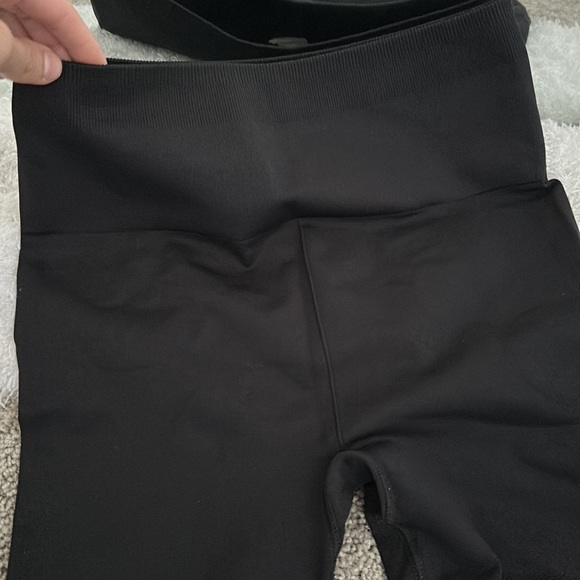 Cut Out Mesh detail Leggings - Picture 5 of 7